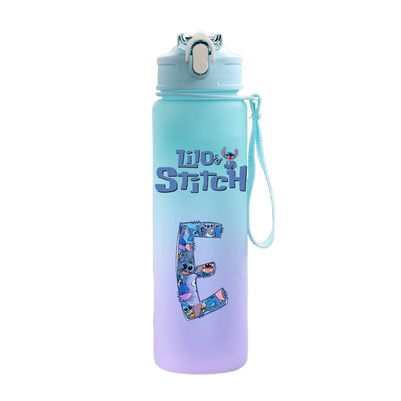 Garrafa de água com estampa de letras A-Z Lilo Stitch de 750ML, grande capacidade, portátil, desenho animado, anime, esporte ao ar livre, copo de água, presente para criança