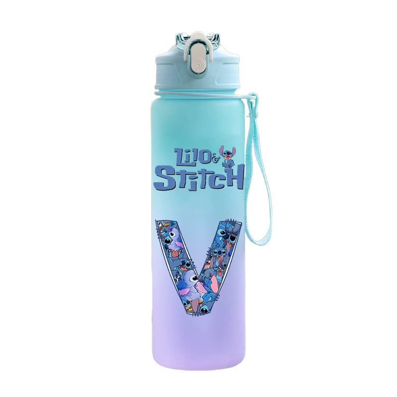 Garrafa de água com estampa de letras A-Z Lilo Stitch de 750ML, grande capacidade, portátil, desenho animado, anime, esporte ao ar livre, copo de água, presente para criança